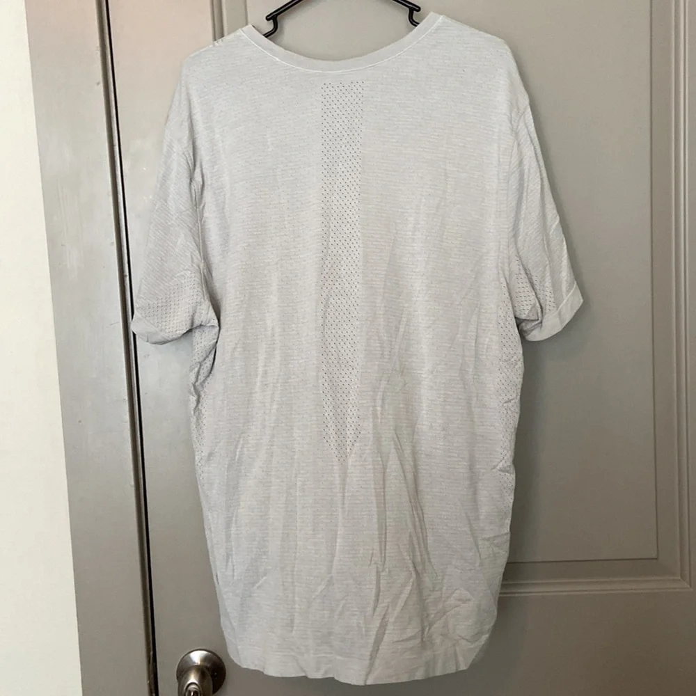 Metal Vent Tech Short-Sleeve - Picture 3 of 4